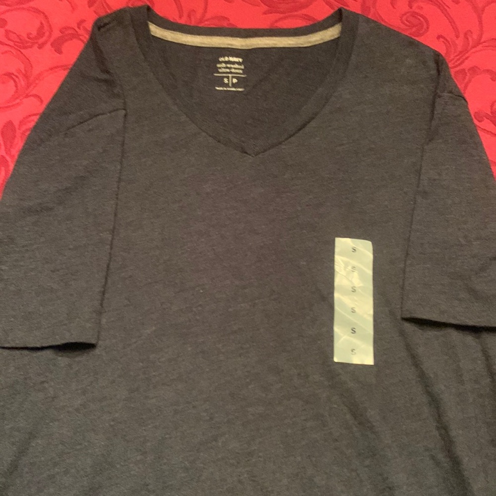 Men’s Old Navy NWT Size Small Men’s V Neck T-Shirt